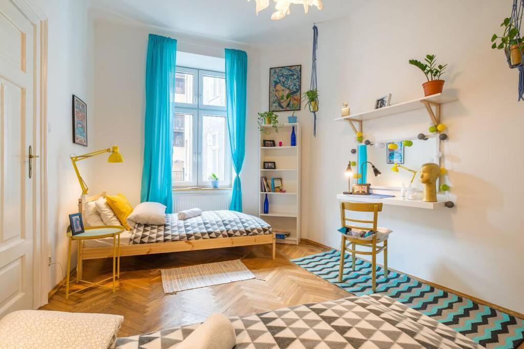 Blue Peace-Apartment With Free Parking In Center For 1-6 People Krasków Exterior foto