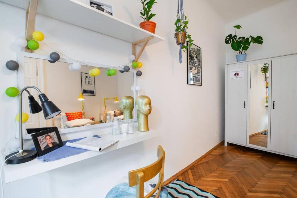 Blue Peace-Apartment With Free Parking In Center For 1-6 People Krasków Exterior foto