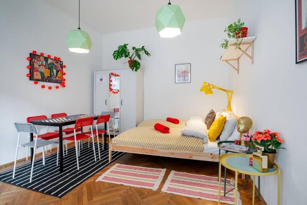 Blue Peace-Apartment With Free Parking In Center For 1-6 People Krasków Exterior foto